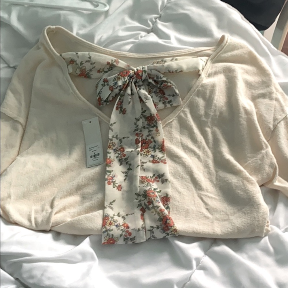 Back-Bow Tshirt